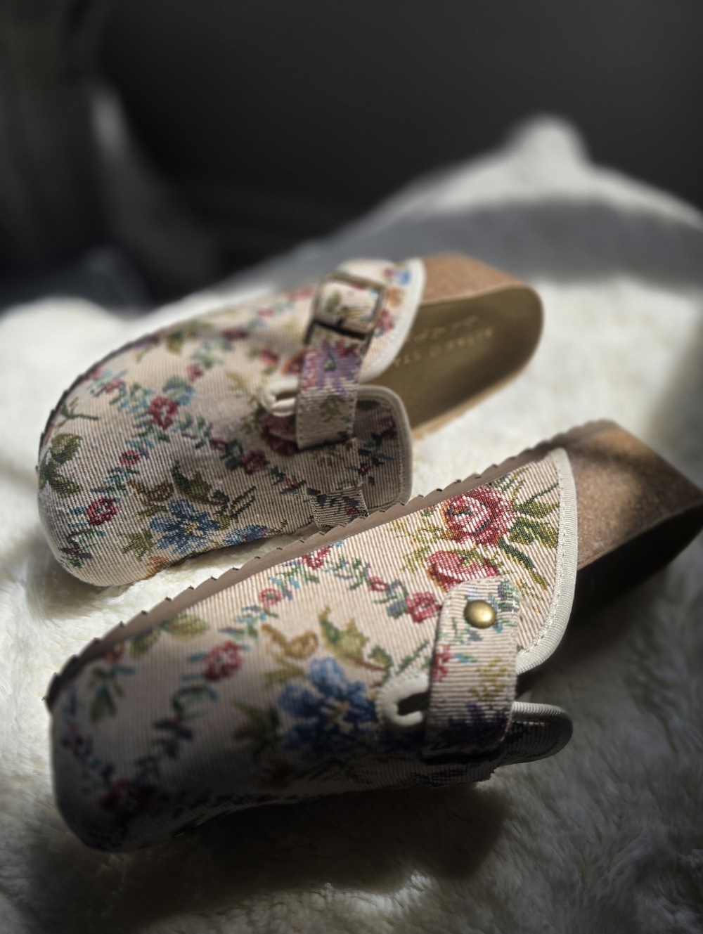 NWOB Altar'd StateLorenna Floral Tapestry Platform Clogs, Size 7 - Picture 10 of 15